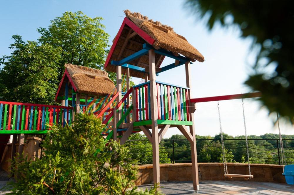 Hotel Bursztynowy Jozefow na Wisla Exterior foto
